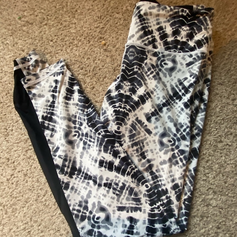 Victoria's Secret Black & White Tie-Dye Leggings